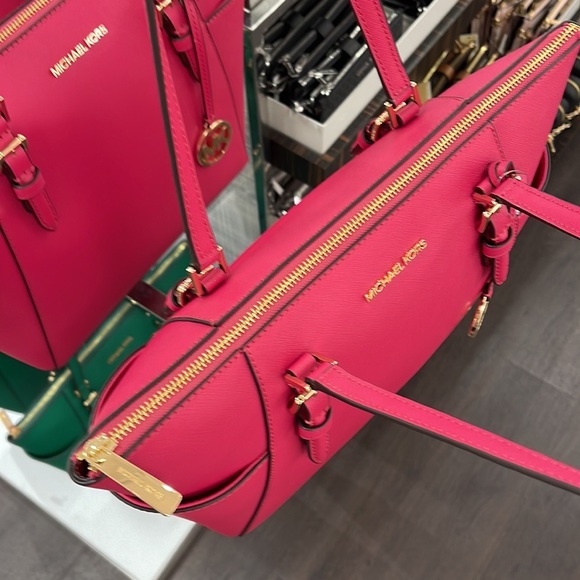 MICHAEL KORS Charlotte Large Leather Top-Zip Tote
Carmine Pink - Picture 5 of 16